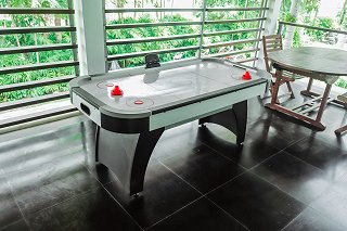 Air hockey
